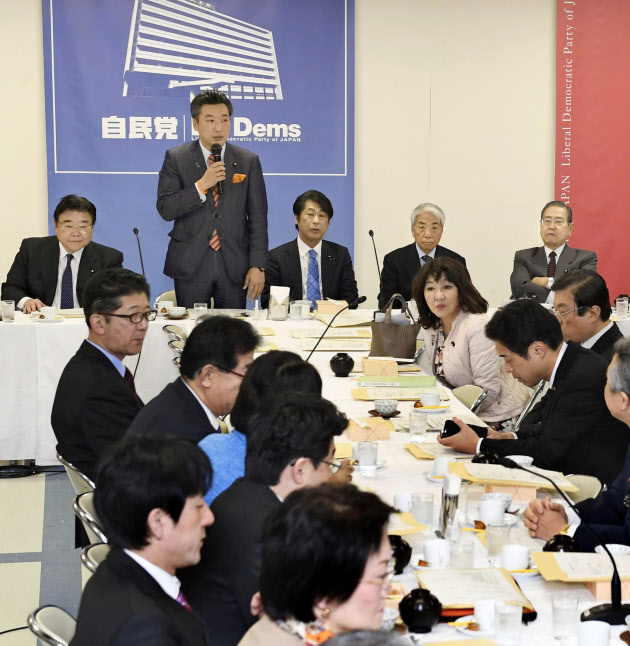 自民党本部で開かれた厚生労働部会（22日、東京・永田町）
